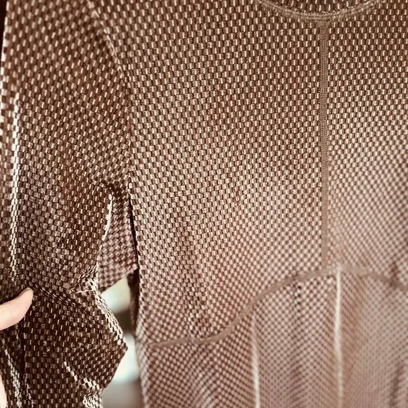 NWT Fabletics Velour Seamed Long-Sleeve Fitted Top in Cacao Color Womens Size M - Picture 8 of 11